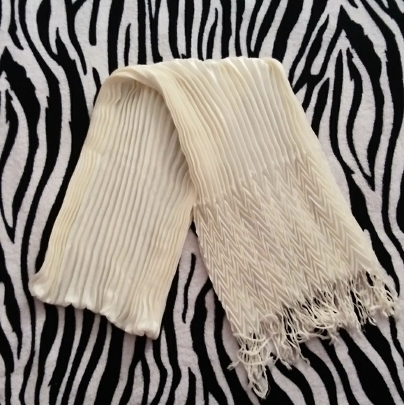 Cream Pleated Scarf - Picture 2 of 5